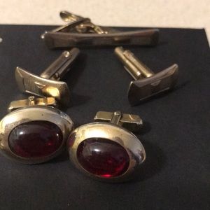 Cuff links and tie pin